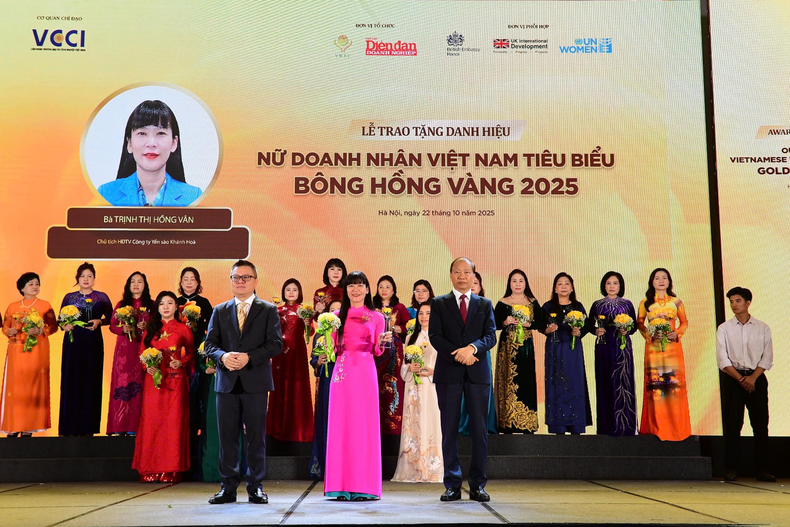 CHỦ TỊCH HĐTV CÔNG TY YẾN SÀO KHÁNH HÒA VINH DỰ NHẬN DANH HIỆU “NỮ DOANH NHÂN VIỆT NAM TIÊU BIỂU - BÔNG HỒNG VÀNG VIỆT NAM 2025”