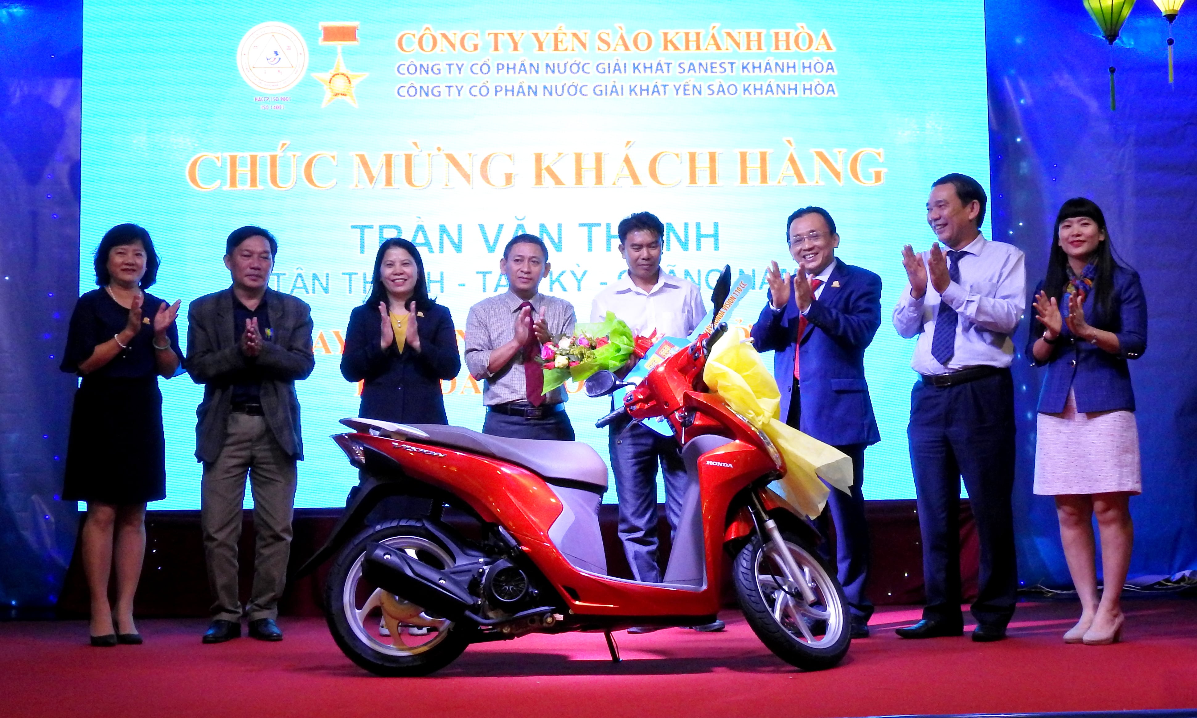 Trao giải khách hàng trúng thưởng chương trình “Sanest Khánh Hòa - Niềm tự hào thương hiệu Việt Nam” đợt 06 tại Hội An