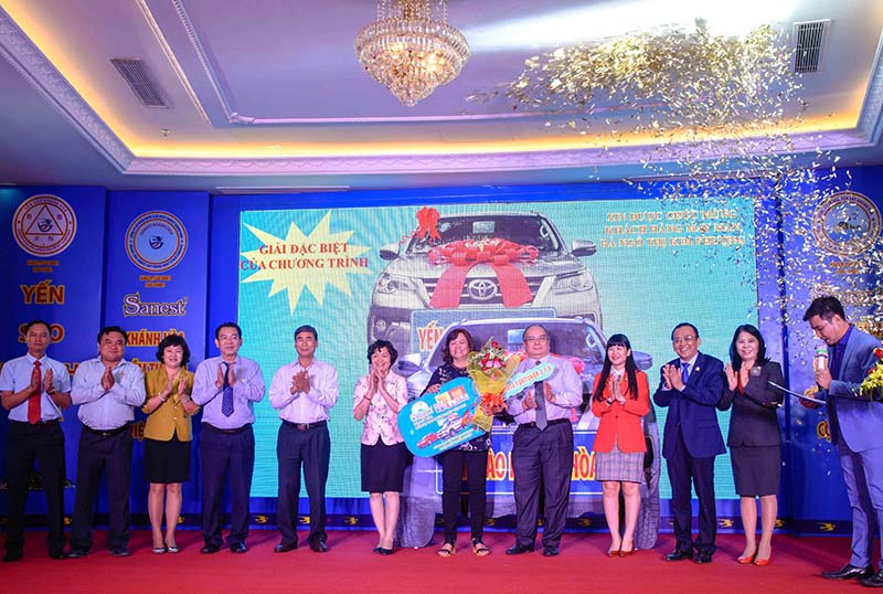 Giải thưởng Sanest Khánh Hòa: Một khách hàng tại TP. Nha Trang trúng ô tô Fortuner