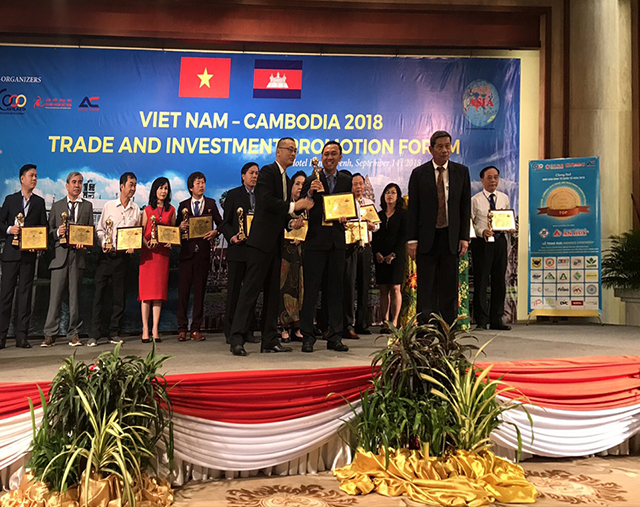 Công ty CP NGK Sanest Khánh Hòa vinh dự đón nhận giải thưởng cao quý “Top 100 doanh nghiệp tiêu biểu Asia”