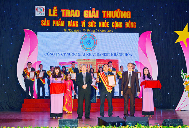 Công ty CP NGK Sanest Khánh Hòa vinh dự nhận giải thưởng "Sản phẩm vàng vì sức khỏe cộng đồng" năm 2019