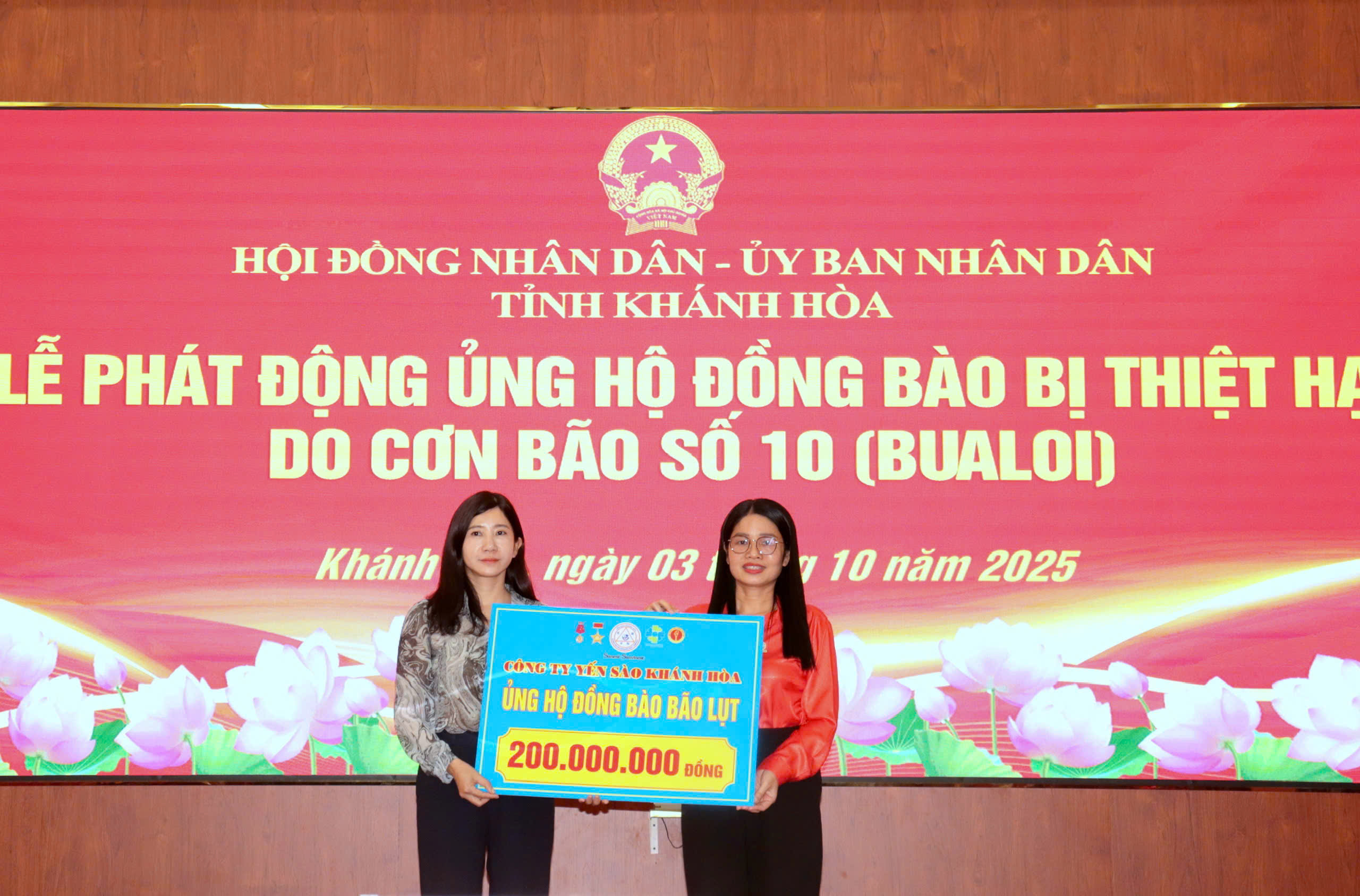 CÔNG TY YẾN SÀO KHÁNH HÒA ỦNG HỘ 200 TRIỆU ĐỒNG CHO ĐỒNG BÀO BỊ THIỆT HẠI DO BÃO LŨ